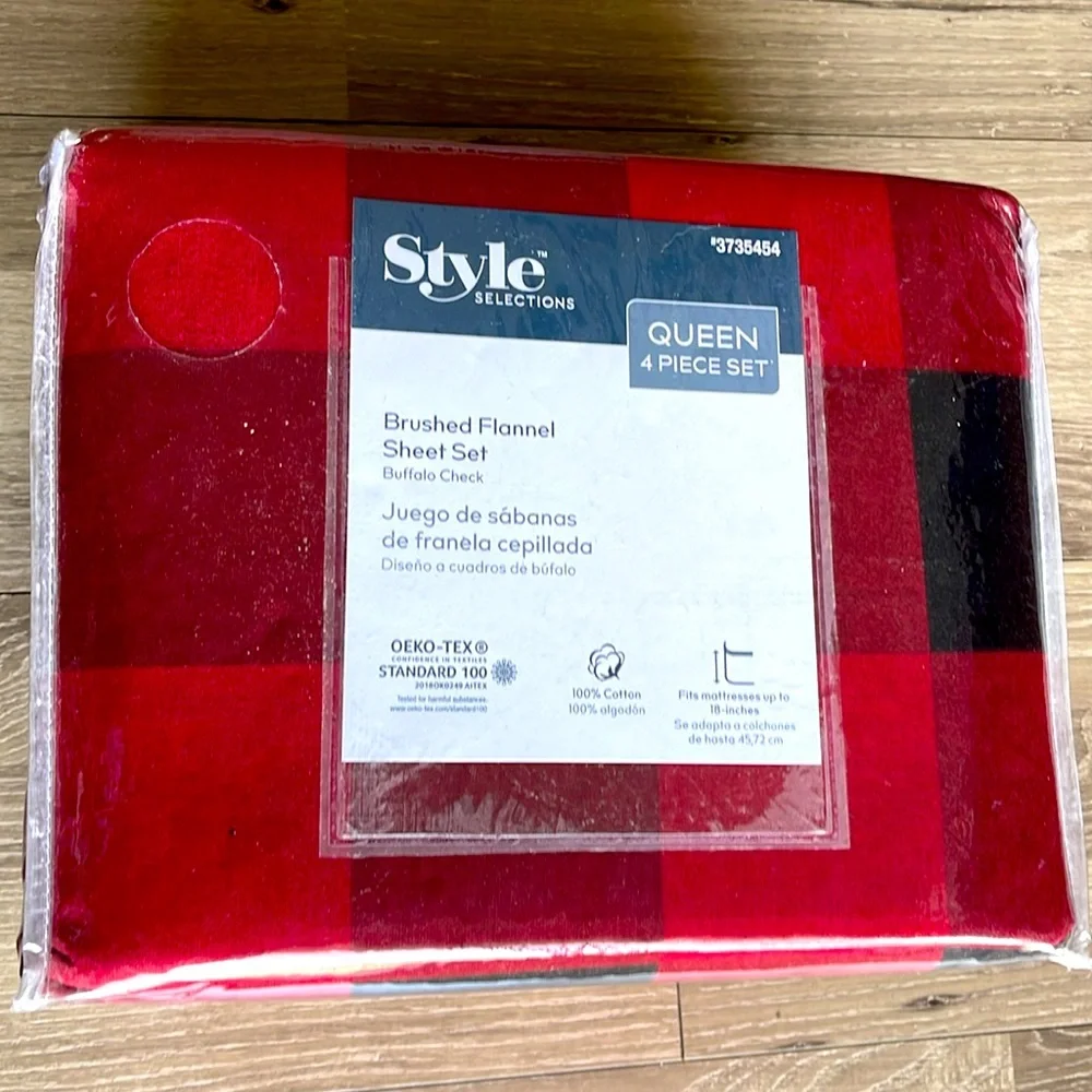 NIB Style Selections queen 4 piece flannel set